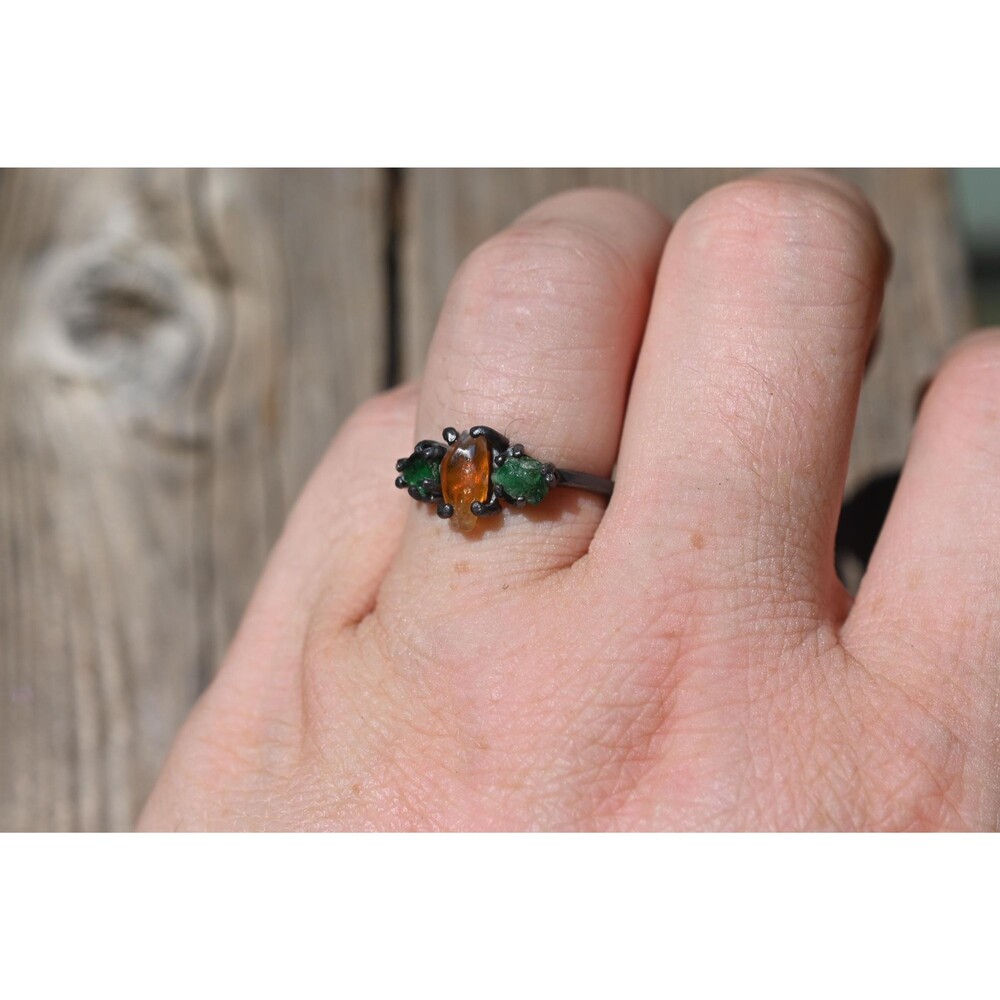 Handcrafted Emerald and Citrine Ring in Dark Silver Band – Unique Bohemian Gemst - Picture 3 of 4